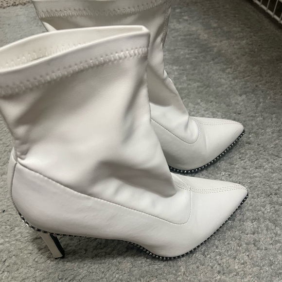 barlll brand white booties, excellent condition, size 7. - Picture 1 of 6